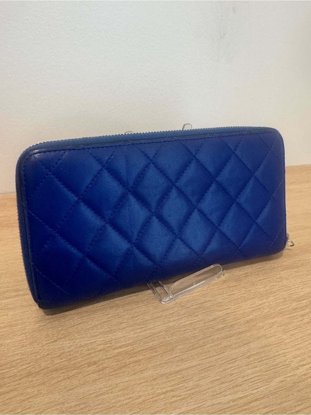 CHANEL Quilted Zip Wallet in Deep Blue with Gold CC - Picture 3 of 5